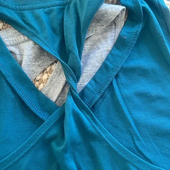 Old Navy active Tanks set of two - Picture 9 of 10